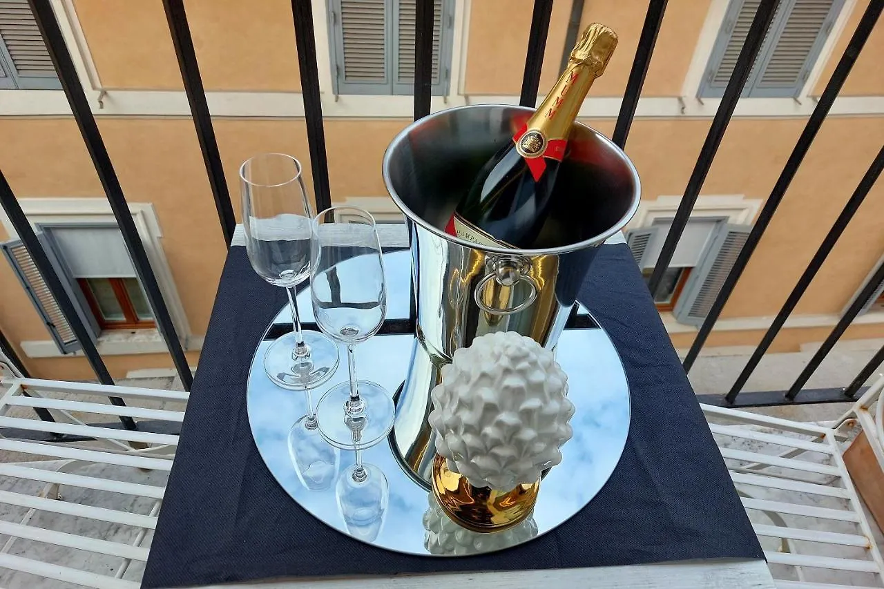 Helmirage Piazza Di Spagna Suite Rome 0*,